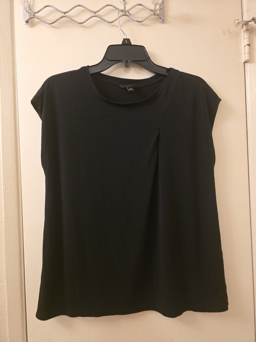 Banana Republic Black Cap-Sleeve Pleated Tee